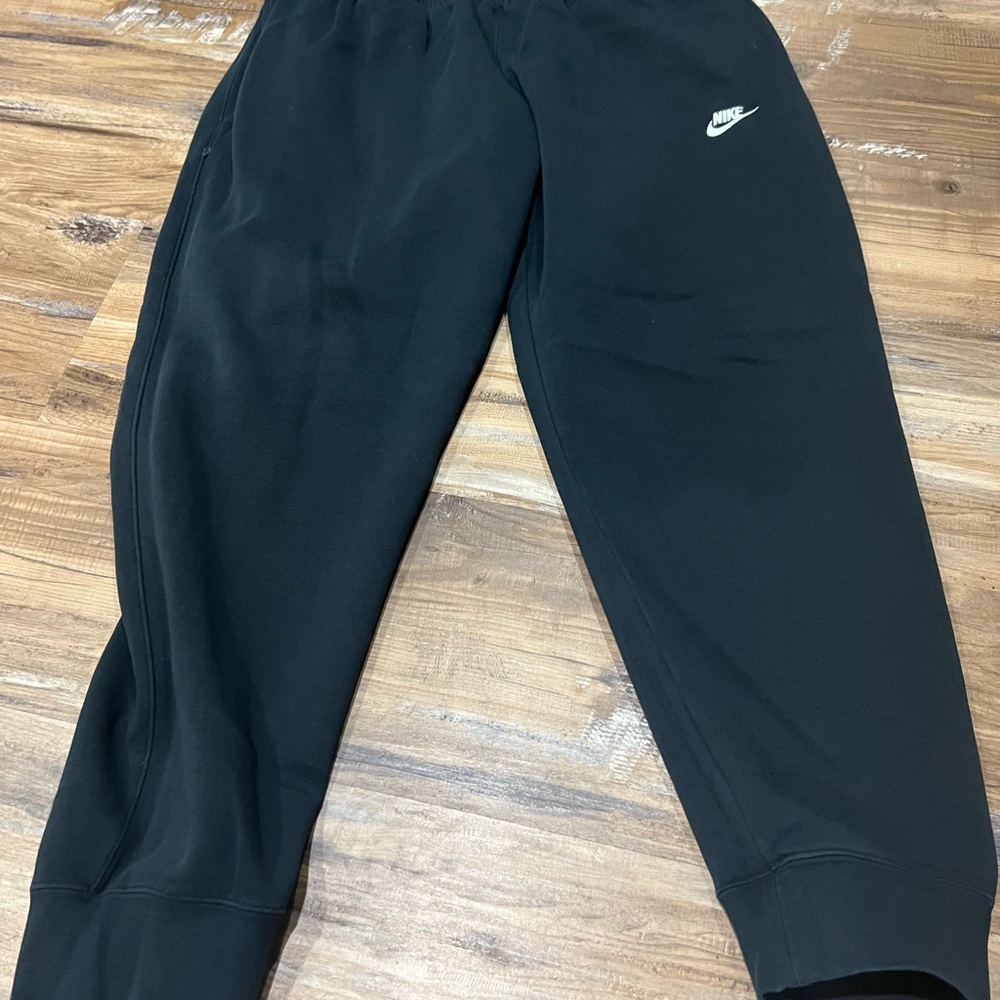 Nike men’s Black Jogger Pants